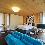 Luxus Design Mit Panoramafenster - - & Waldblick, Wechselnde Kunst Zum Erwerb Apartament Bregencja