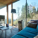 Luxus Design Mit Panoramafenster - - & Waldblick, Wechselnde Kunst Zum Erwerb