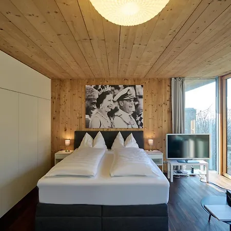 Apartment Luxus Design Mit Panoramafenster - - & Waldblick, Wechselnde Kunst Zum Erwerb Bregenz