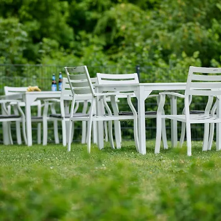 Luxus Design Apartment Mit Panoramafenster - See - & Waldblick, Wechselnde Kunst Zum Erwerb Apartman *