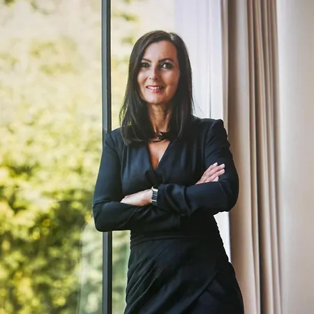 Luxus Design Apartment Mit Panoramafenster - See - & Waldblick, Wechselnde Kunst Zum Erwerb